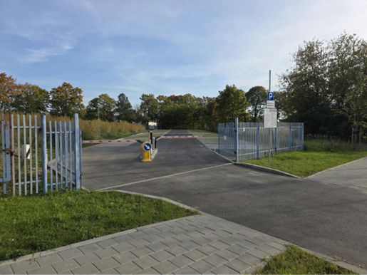 Parking przy ul. Mazowieckiej 12/16 — wyznaczone miejsca postojowe